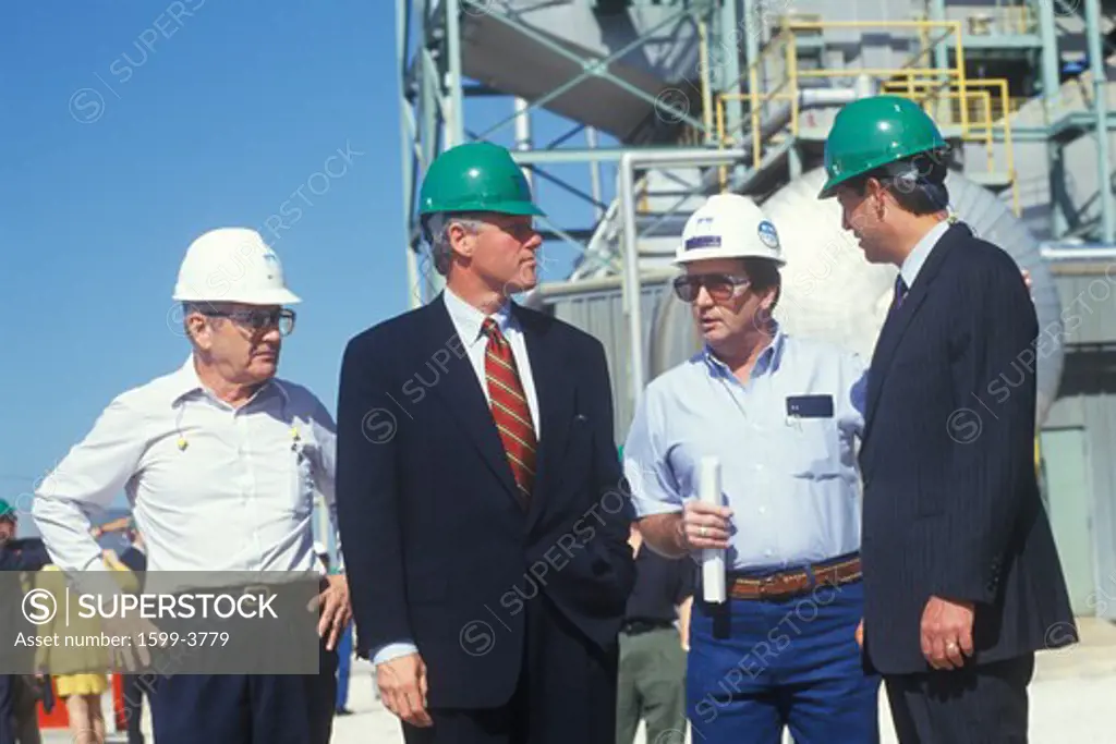 Governor Bill Clinton and Senator Al Gore meet with workers at an electric station on the 1992 Buscapade campaign tour in Waco, Texas