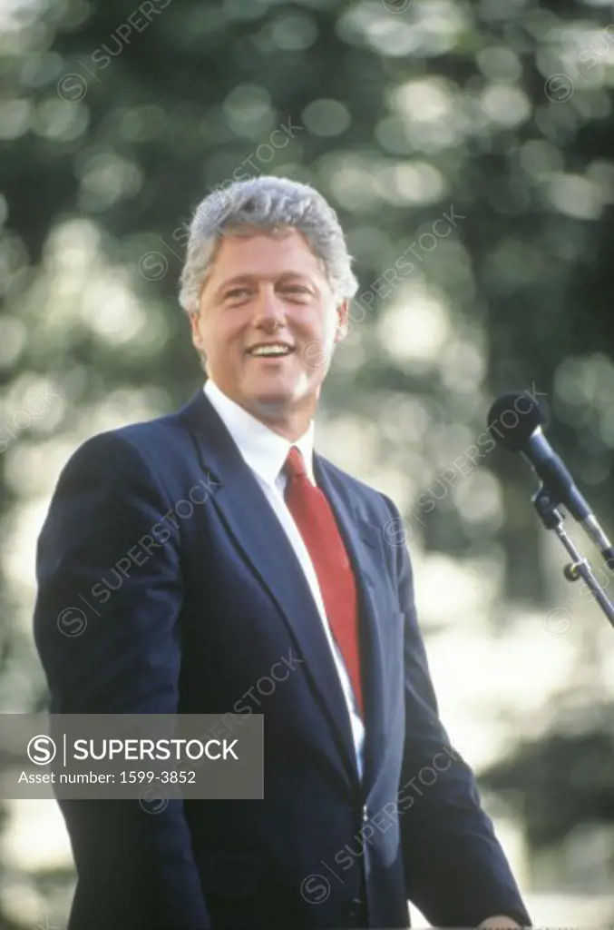 Governor Bill Clinton speaks in Ohio during the Clinton/Gore 1992 Buscapade campaign tour in Cleveland, Ohio