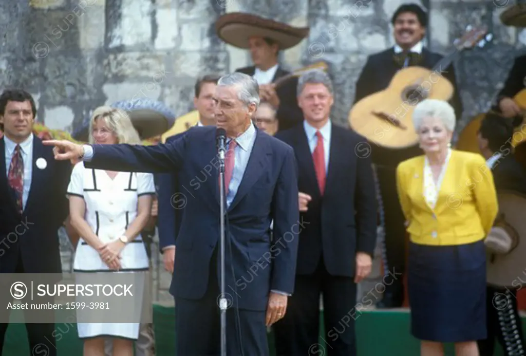 Senator Lloyd Bentsen speaks at Arneson River during the Clinton/Gore 1992 Buscapade campaign tour in San Antonio, Texas