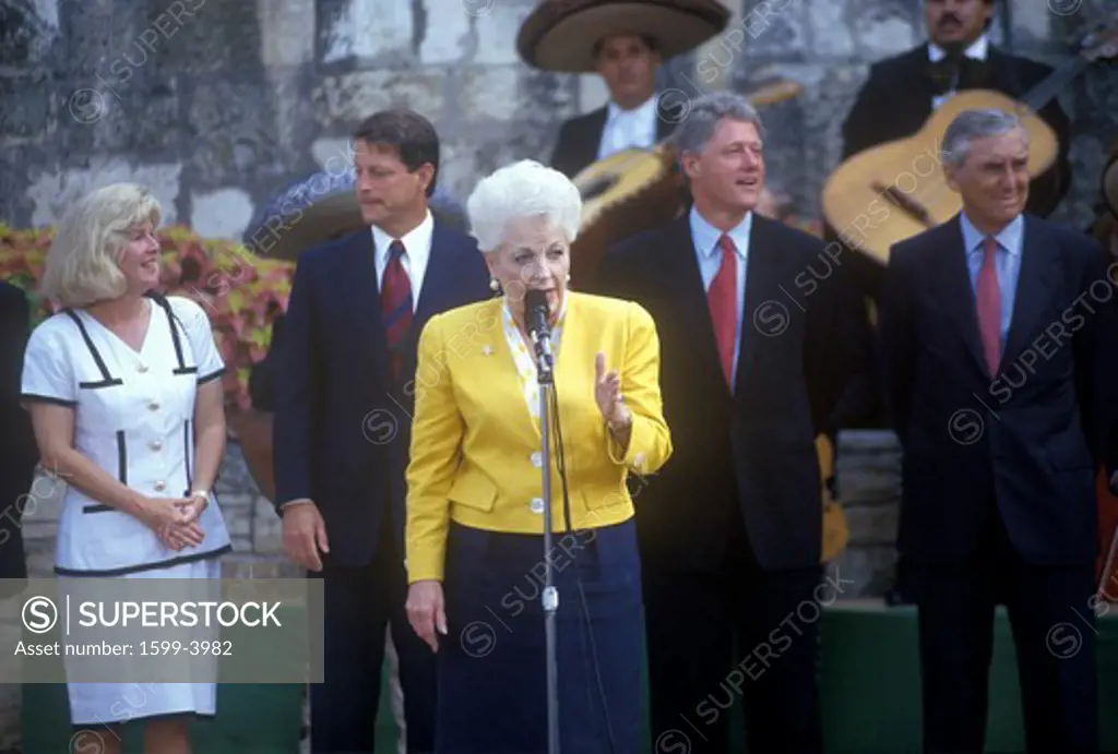 Ann Richards speaks at Arneson River during the Clinton/Gore 1992 Buscapade campaign tour in San Antonio, Texas