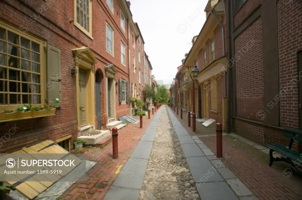 Elfreth's Alley, since 1702, America's Oldest Residential Street in the streets of Philadelphia, Pennsylvania