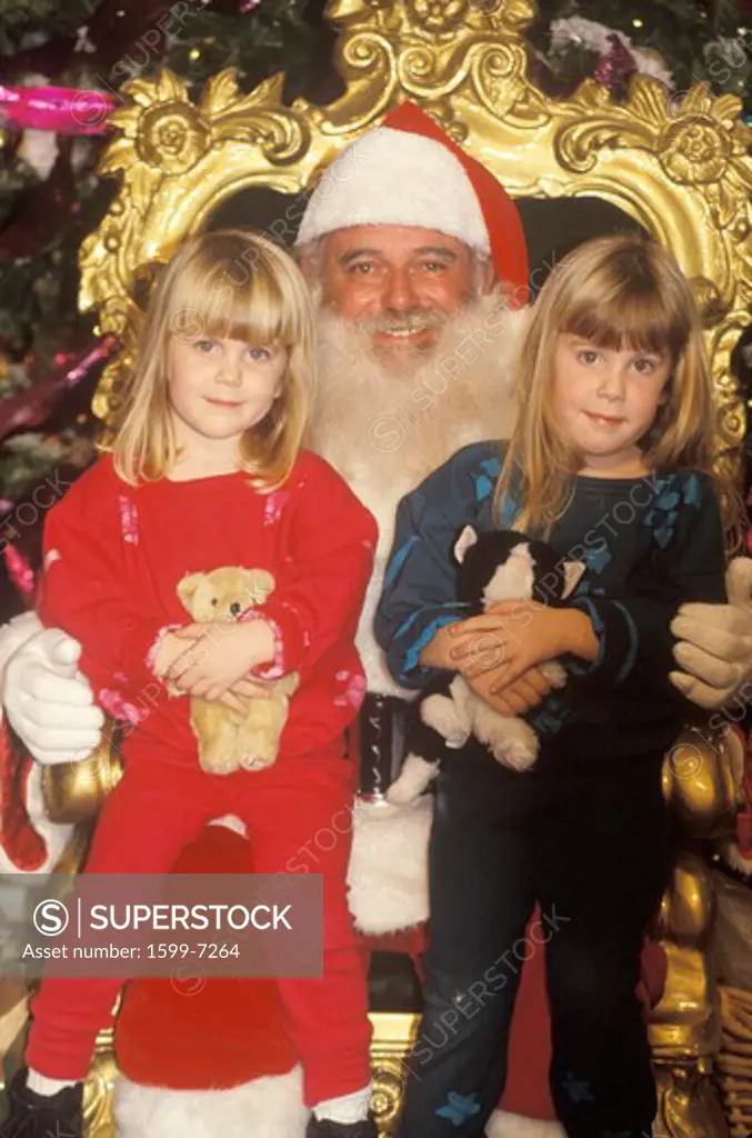 Santa Claus with Two Little Girls, Santa Monica, California