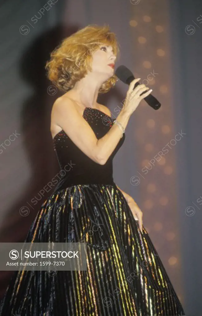Kathy Lee Gifford Singing at the 1994 Miss America Pageant, Atlantic City, New Jersey
