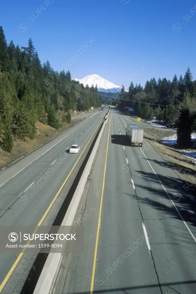 Interstate 5 to Mount Shasta, California