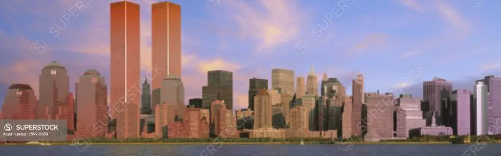 Panoramic view of Manhattan skyline at dusk
