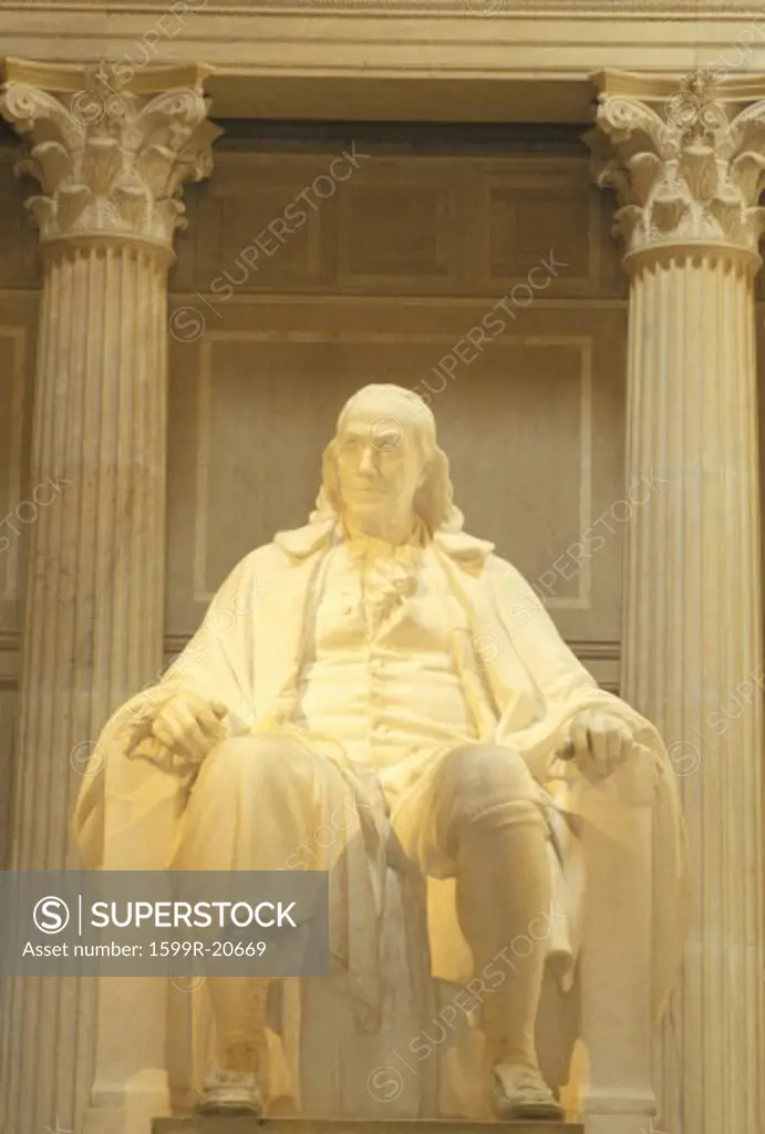 Benjamin Franklin statue at the Franklin Institute, Philadelphia, PA