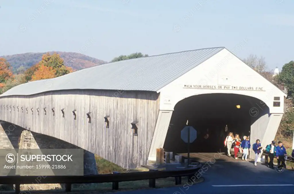 The Cornish-Windsor bridge connecting Vermont and New Hampshire is the world's longest covered bridge at 460 feet. The bridge was built in 1866