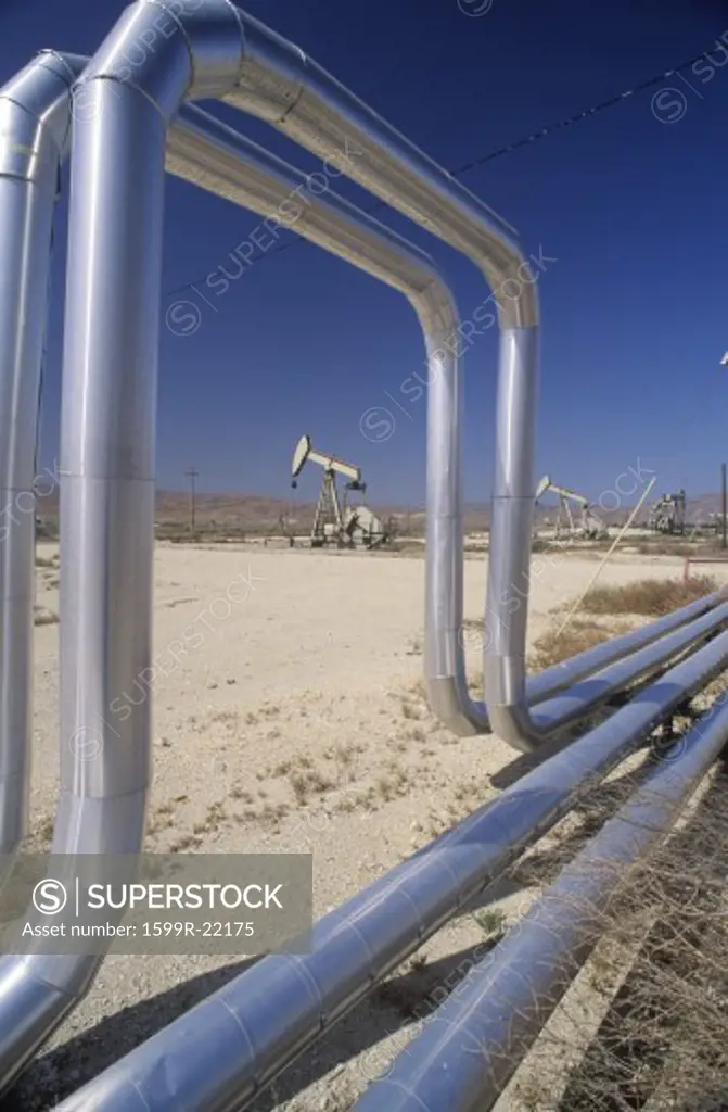 Oil well at Taft in the Central Valley, CA