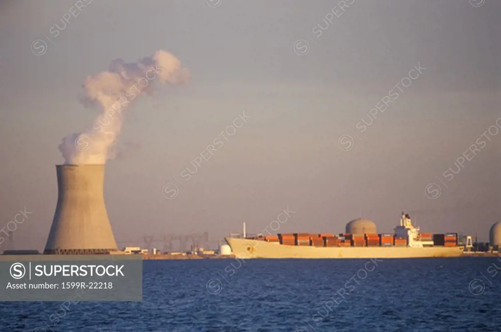 Salem Nuclear Power Plant at Delaware Bay, NJ