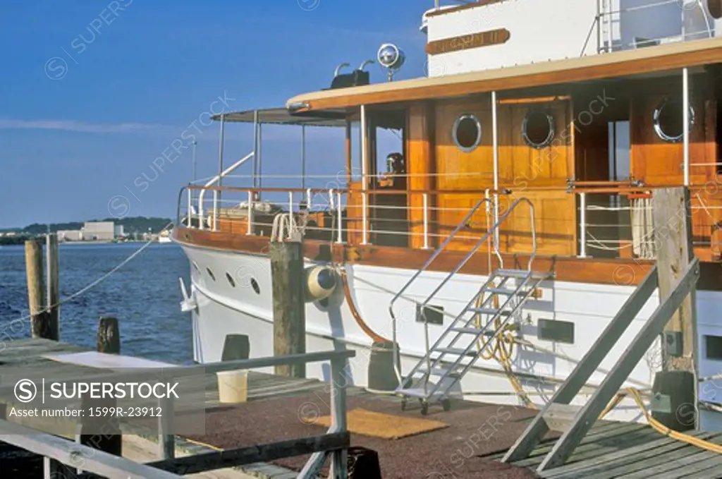 Boating on the Potomac River, Old Town Alexandria, Alexandria, Washington, DC