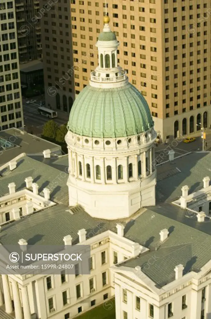 Elevated view of dome of Saint Louis Historical Old Courthouse, Federal Style architecture built in 1826 and site of Dred Scott slave decision, St. Louis, Missouri