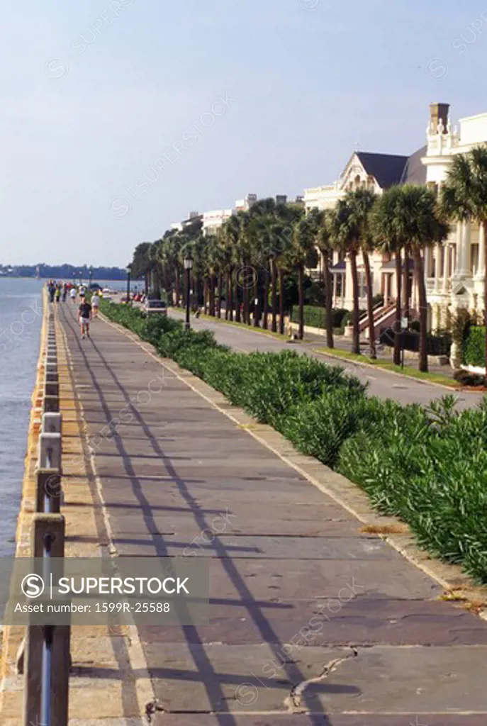 Battery Street and walkway on the waterfront in Charleston, SC