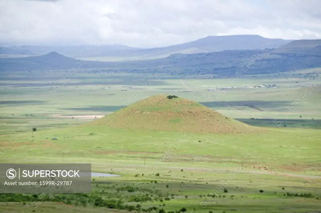 Sandlwana hill or Sphinx, the scene of the Anglo Zulu battle site of January 22, 1879. The great Battlefield of Isandlwana and the Oskarber, Zululand, northern Kwazulu Natal, South Africa