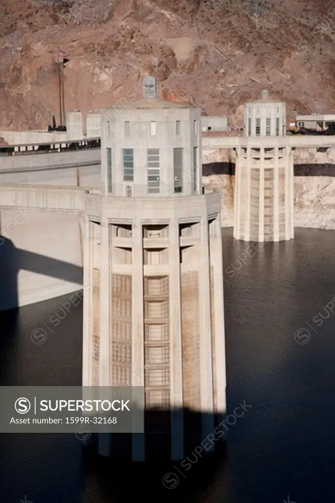 Boulder City, Hoover Dam (formerly Boulder dam) and Lake Mead is in the Black Canyon of the Colorado River on the border of Arizona and Nevada, it was build between 1931 and 1941