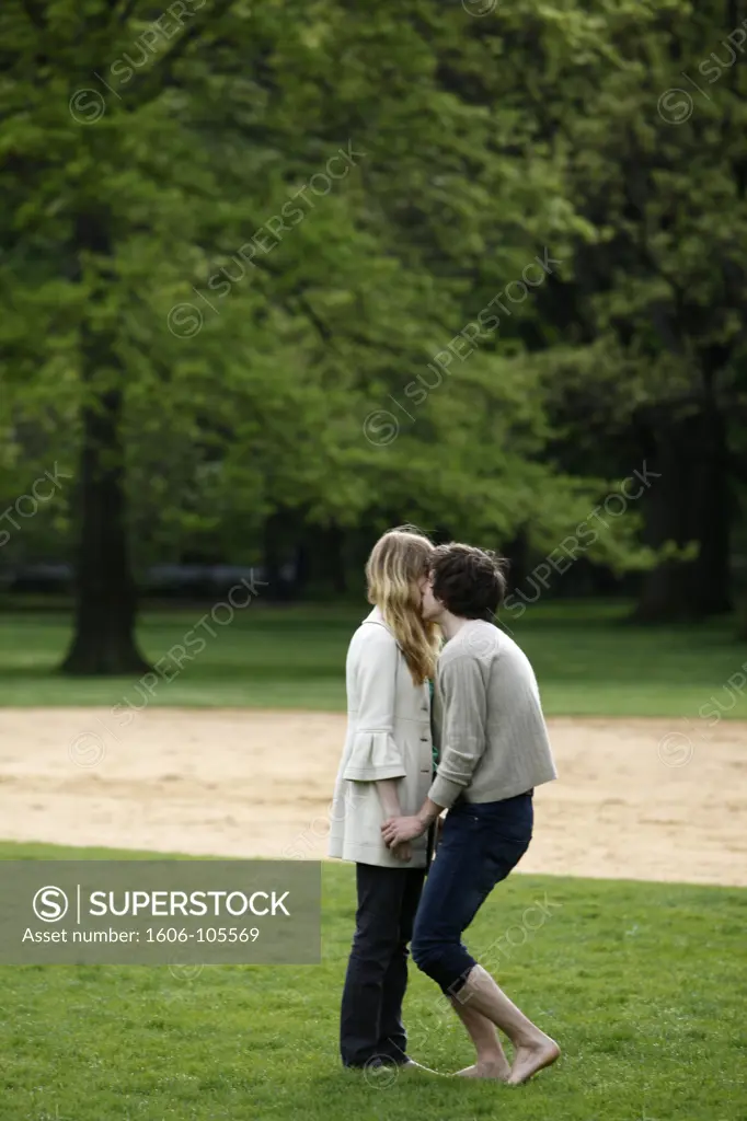 Etats-Unis, New York, New York, Couple in Central Park