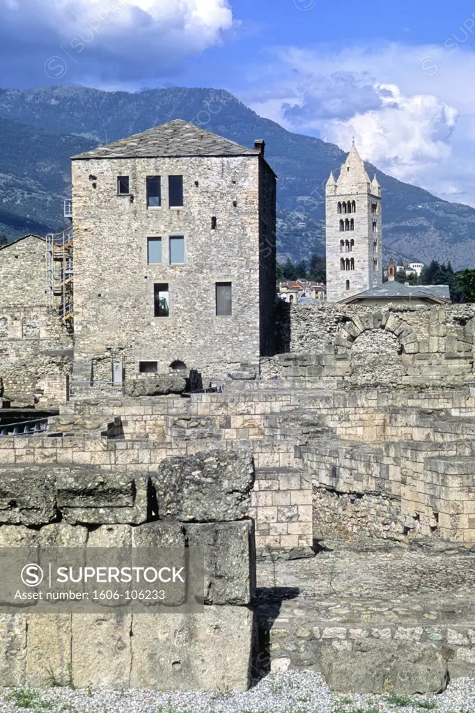 Italy, Aosta valley,city of  Aosta, Fromage tower (12th century) and Sant Orso tower bell