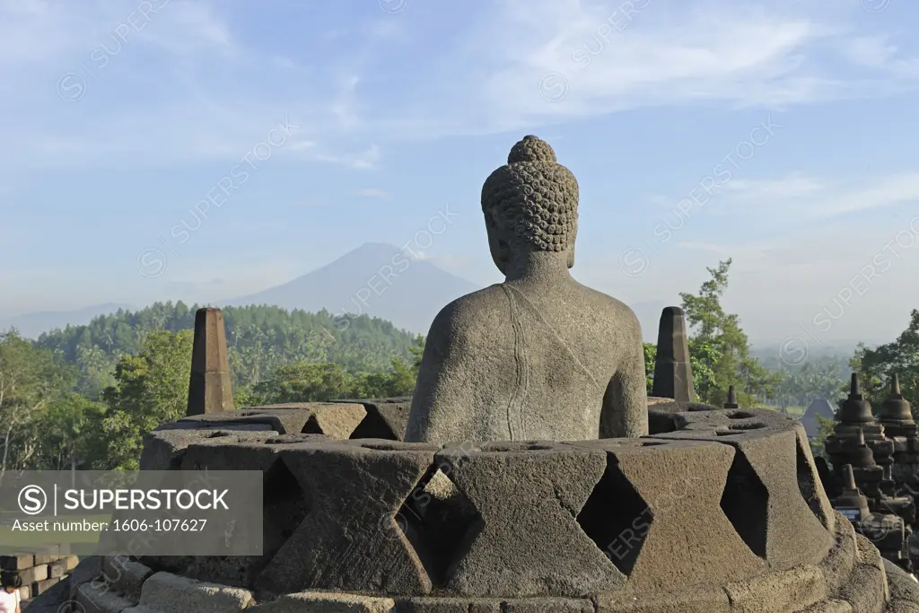 Indonesia, Java, Magelang, Borobudur temple, Mount Merapi in background