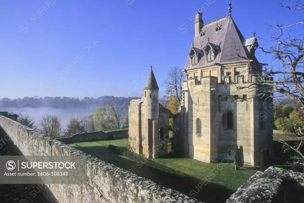 France, Picardie, Oise , Automne valley, Vez castle