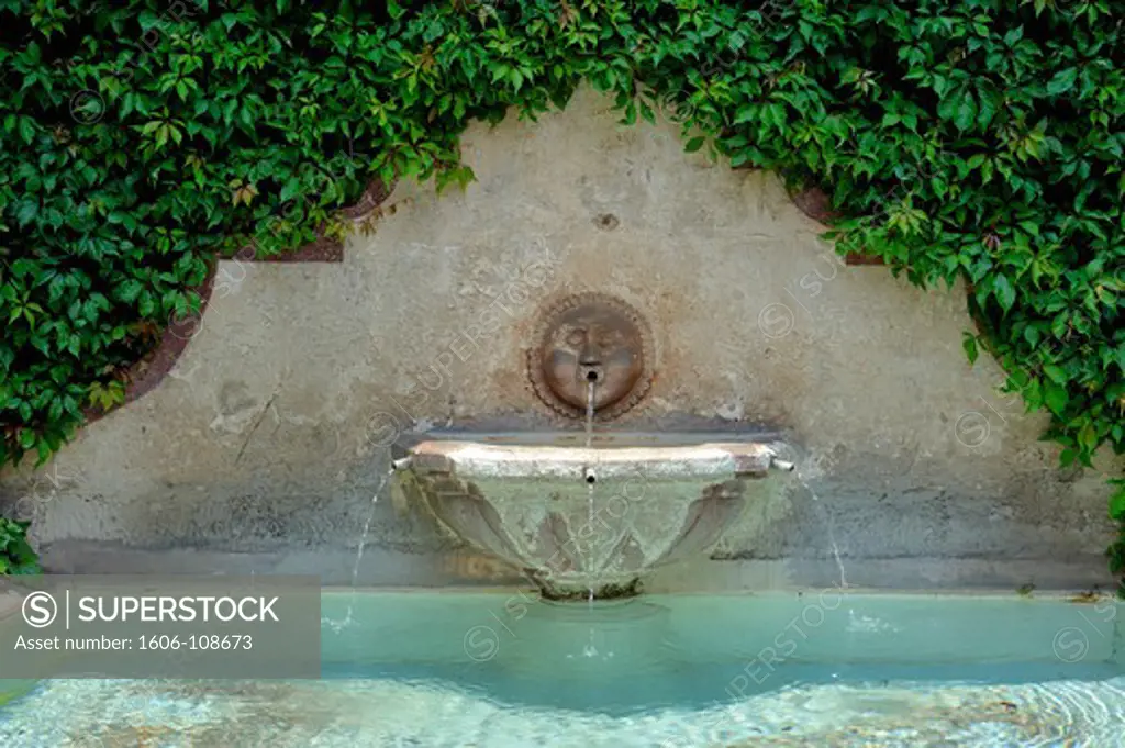 Guatemala, Antigua, Hotel San Domingo, fountain