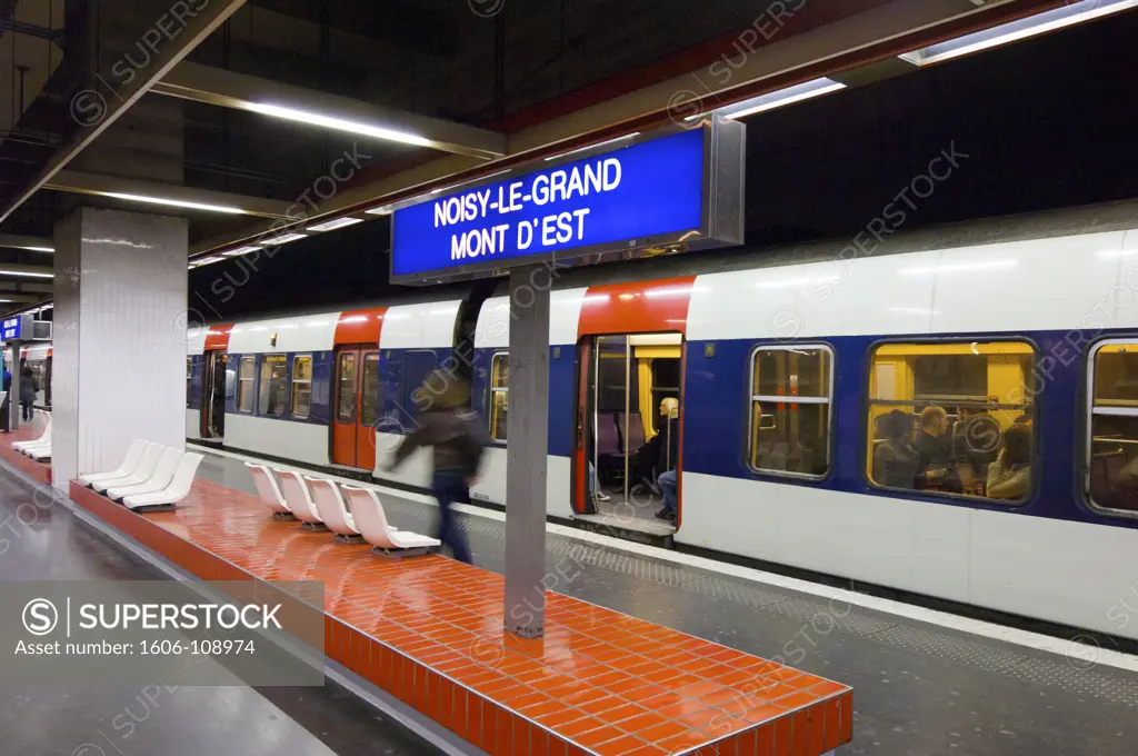 France, Paris region, Noisy le Grand, train station