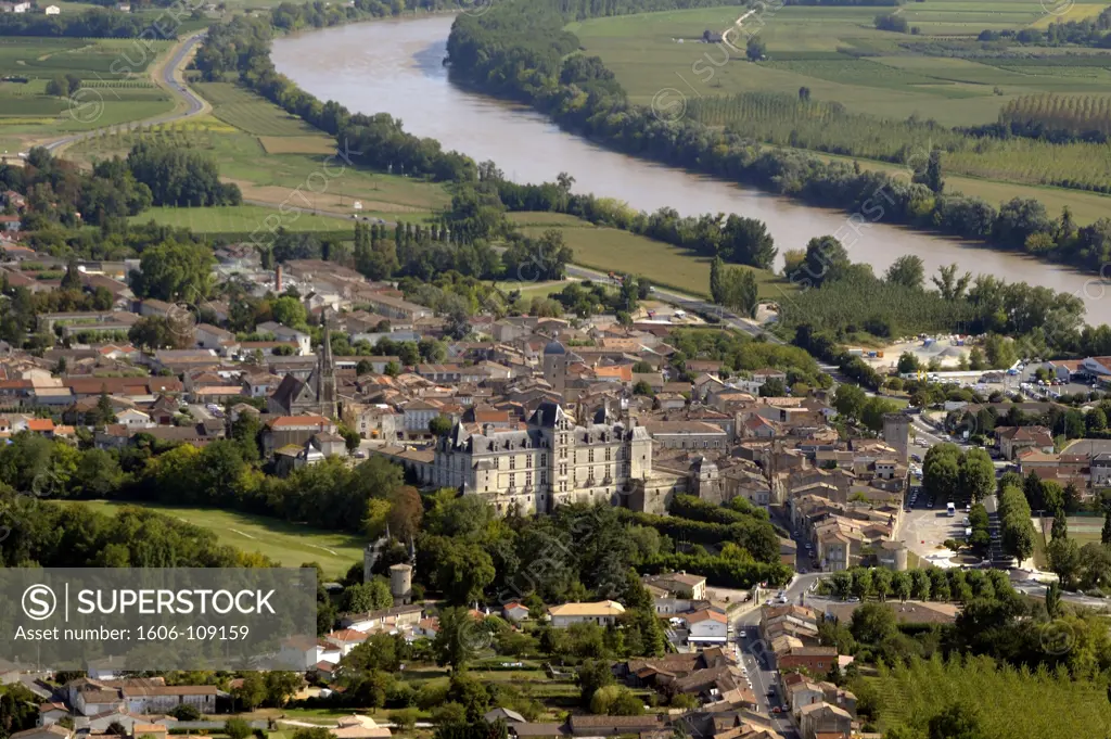 France, Aquitaine, Gironde, Cadillac, aerial view