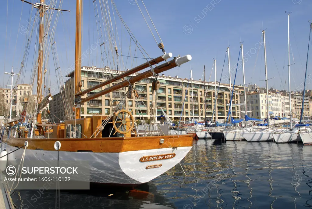 France, Provence, Marseille, old harbour, ketch-rigged wooden ship (Le Don du Vent)
