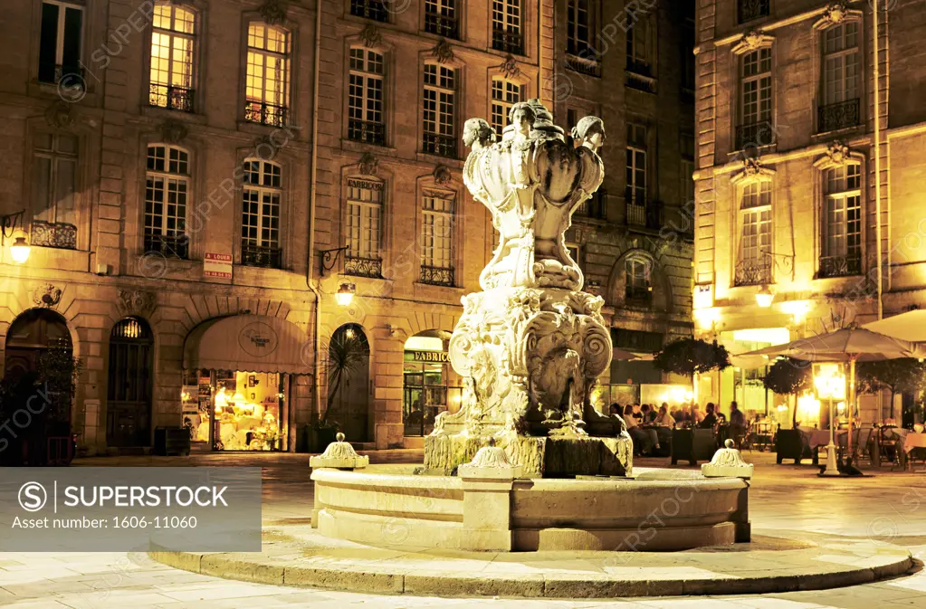 France, Aquitaine, Gironde, Bordeaux, square, by night