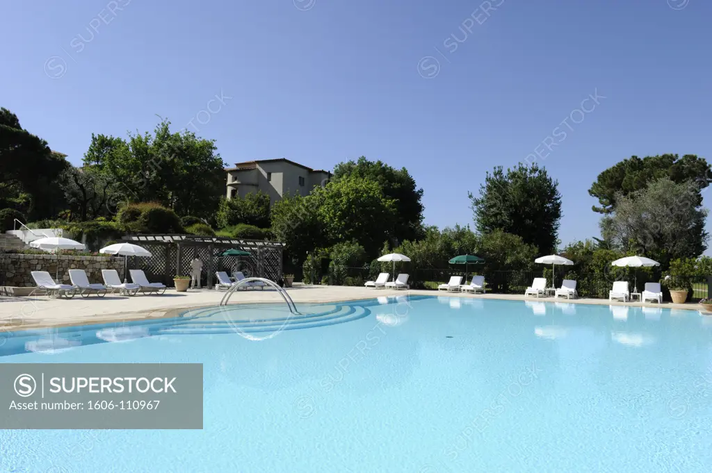 France, French Riviera, swimming pool in the heights of Nice