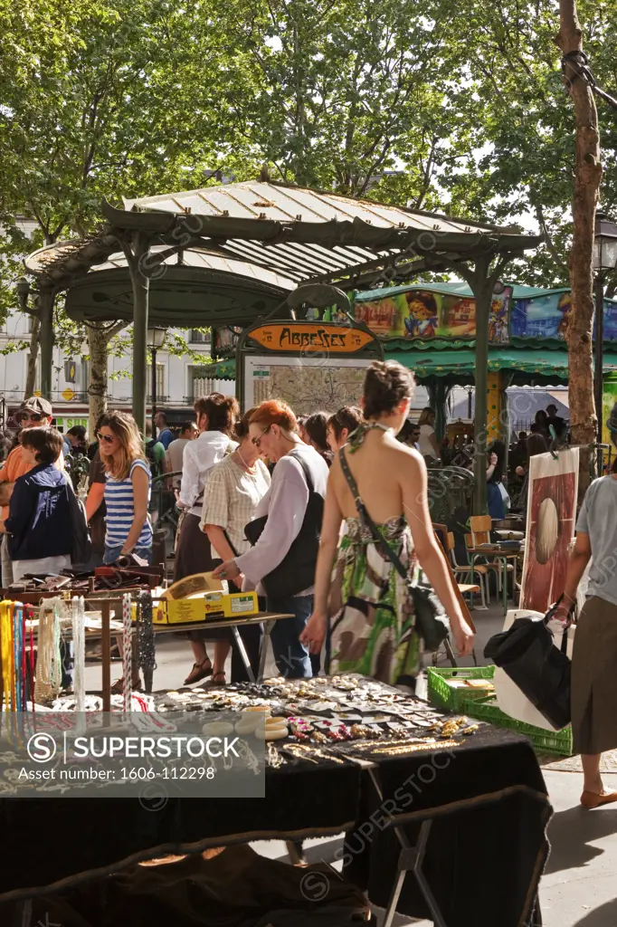 Paris, Montmartre, place des Abbesses, secondhand market (2010 May)