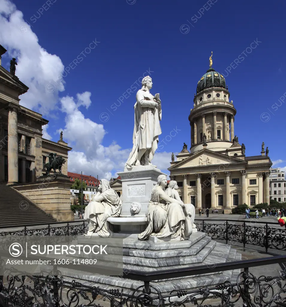Germany, Berlin, Gendarmenmarkt, Schiller Monument,  Franzzischer Dom