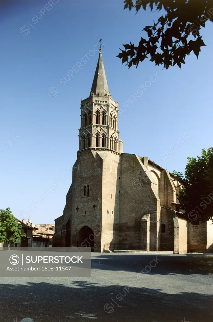 France, Midi-Pyrénées, Tarn, Lisle sur Tarn, church