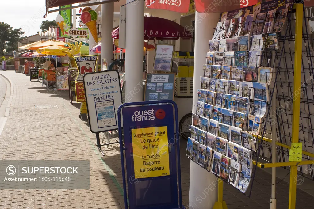 France, Pays de la Loire, Vende, Jard sur Mer, seaside shops