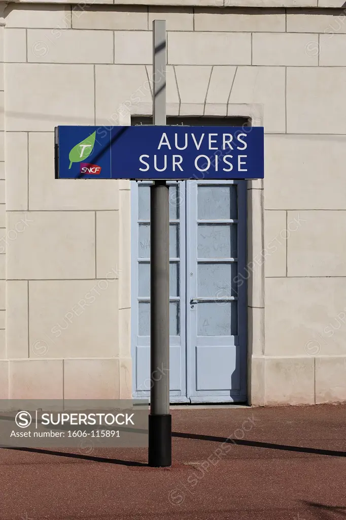 France, Val d'Oise, Vexin, Auvers sur Oise, railway station