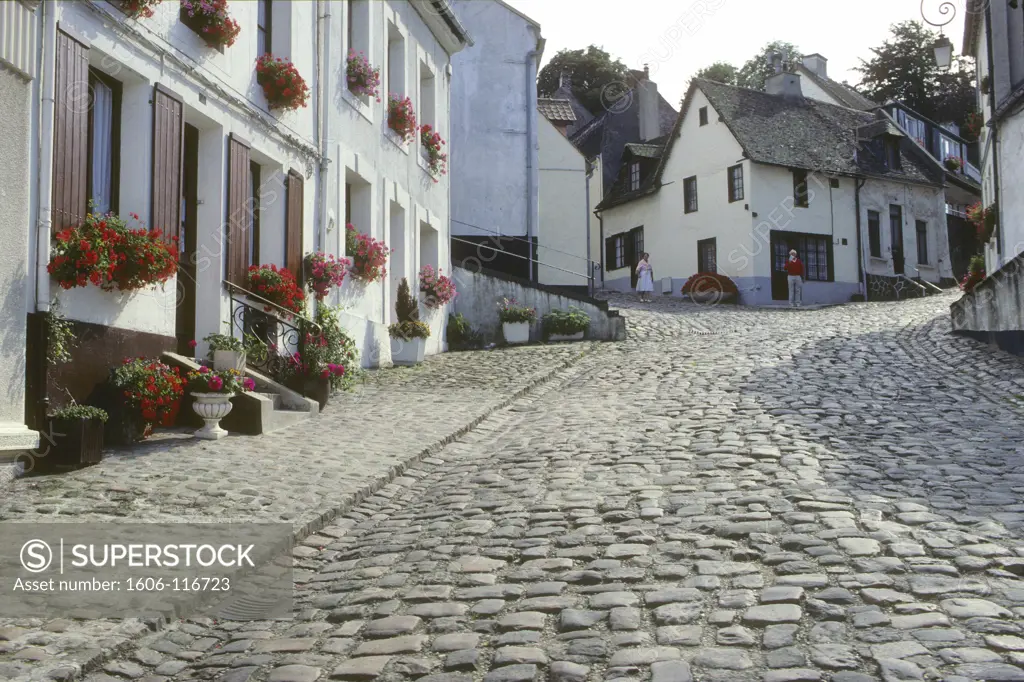 France, Nord-Pas-de-Calais, Pas-de-Calais (62) , Cote d'Opale, Montreuil sur Mer, la Cave Saint Firmin street