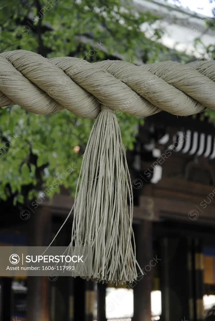 JAPON, TOKYO, Shimenawa rope in Meiji Jingu temple