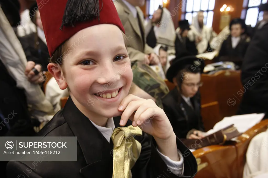 Israel, Jerusalem, Purim celebration in the Belz synagogue, Jerusalem