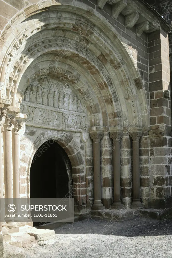 France, Midi Pyrenees, Aveyron, Espalion, romanesque church, south door