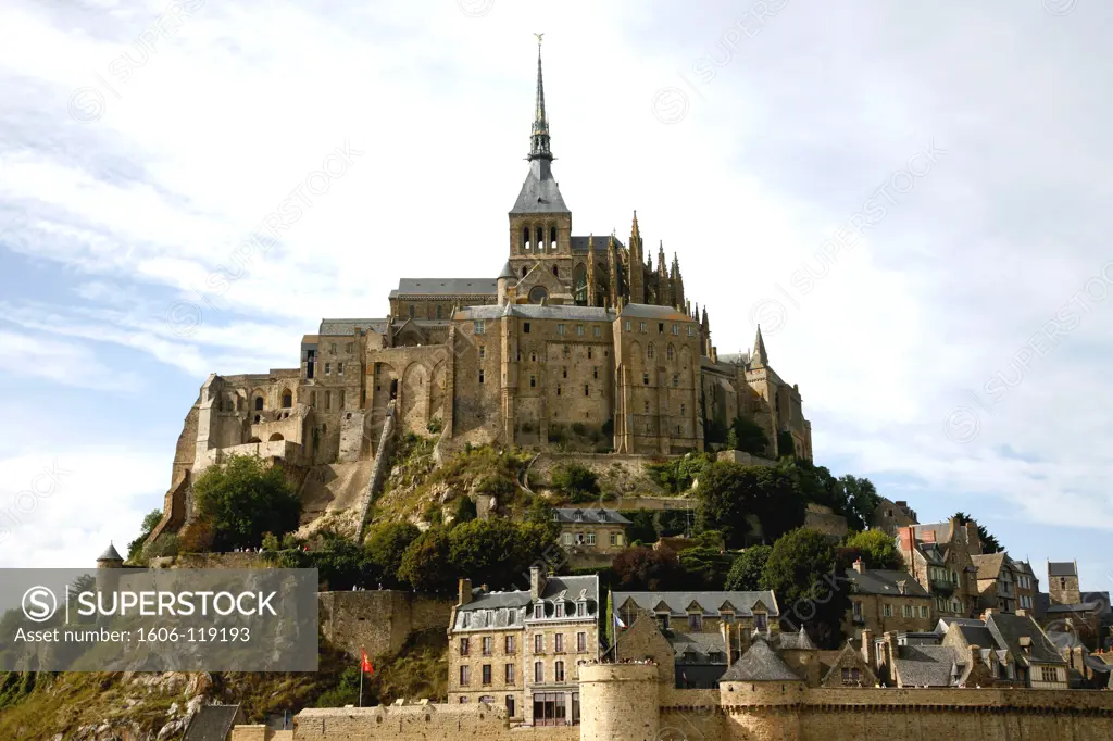 France, Normandie, Basse Normandie, Manche (50), Mont Saint Michel (Unesco world heritage), overview, village and abbey