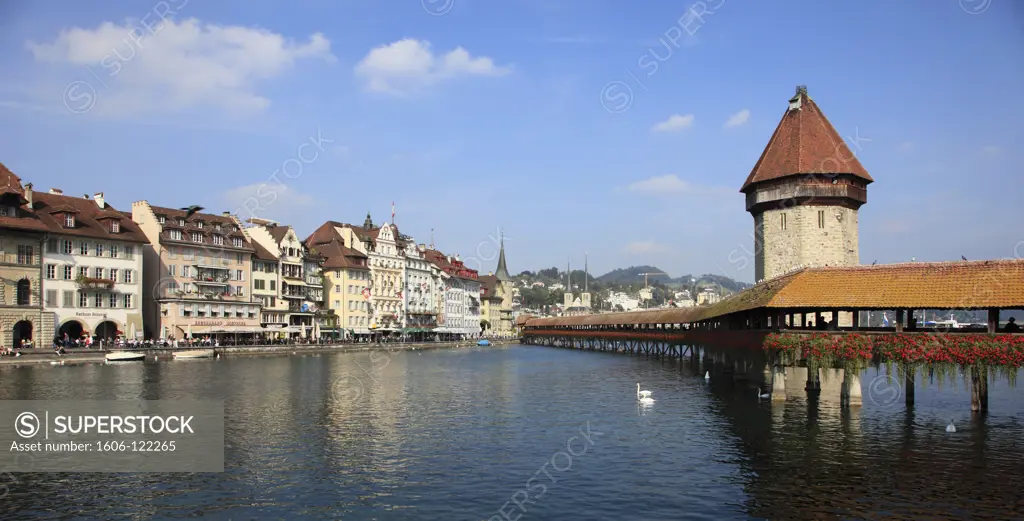 Switzerland, Lucerne, Luzern, old town skyline, Kapellbrcke bridge