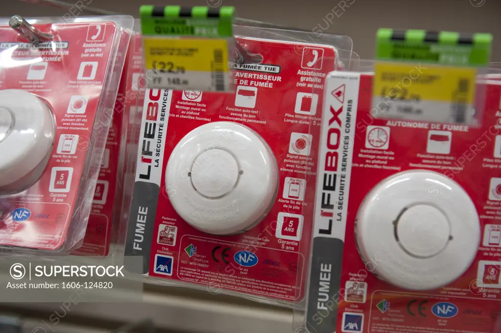 Smoke detectors in a DIY store