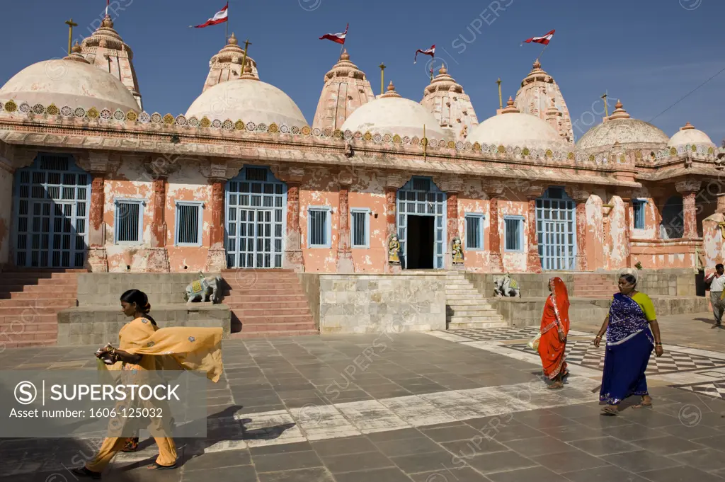 India, Gujarat, Kutch, Narayan Sarovar hindu temple