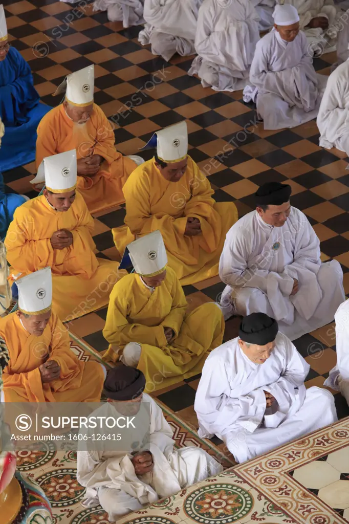 Vietnam, Tay Ninh, Cao Dai Great Temple, prayer session, people