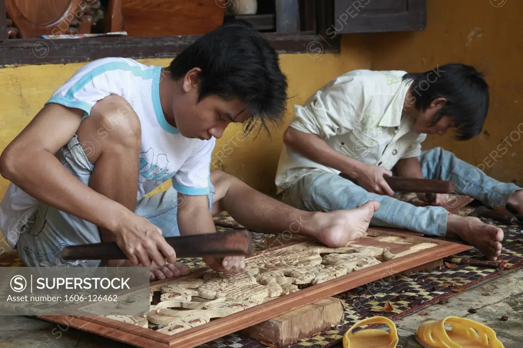 Vietnam, Hoi An, woodcarvers, handicraft, people working