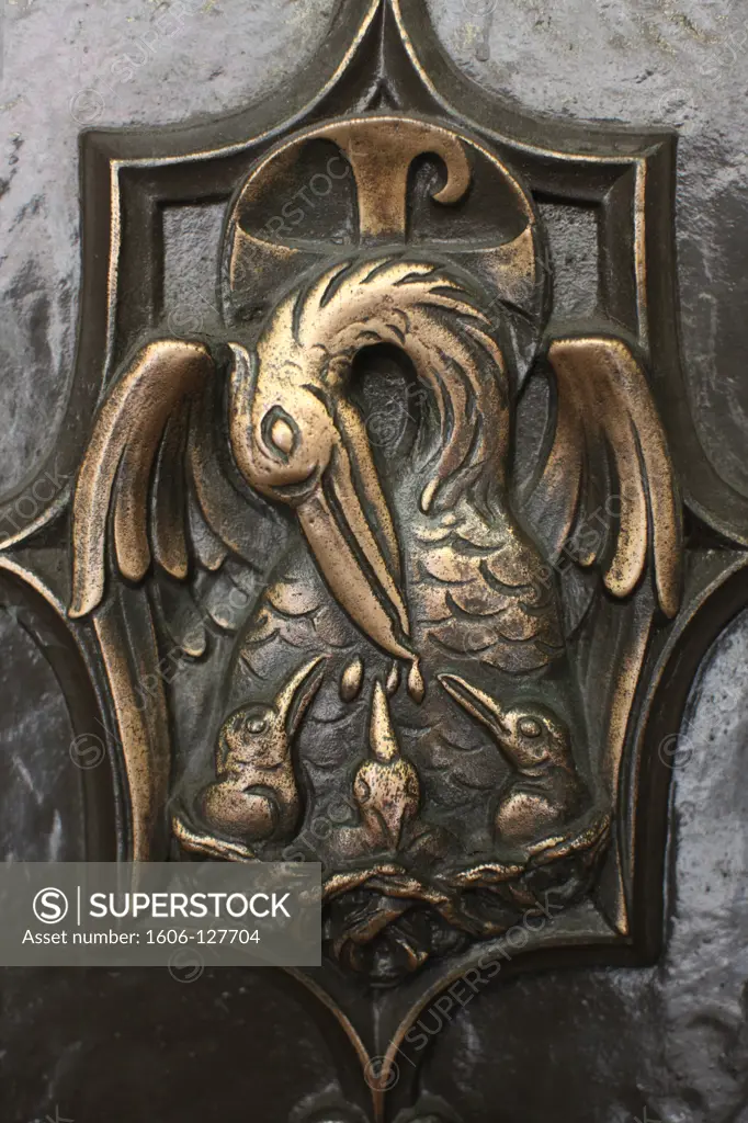 United States, New York, New York, Saint Patrick's Cathedral. Detail of the cathedral's entrance.  The pelican : symbol of the Passion of Jesus and of the Eucharist  USA. New York.