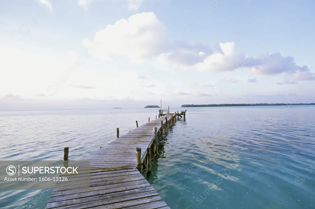 Micronesia, Palau, Ngercheu island, pontoon