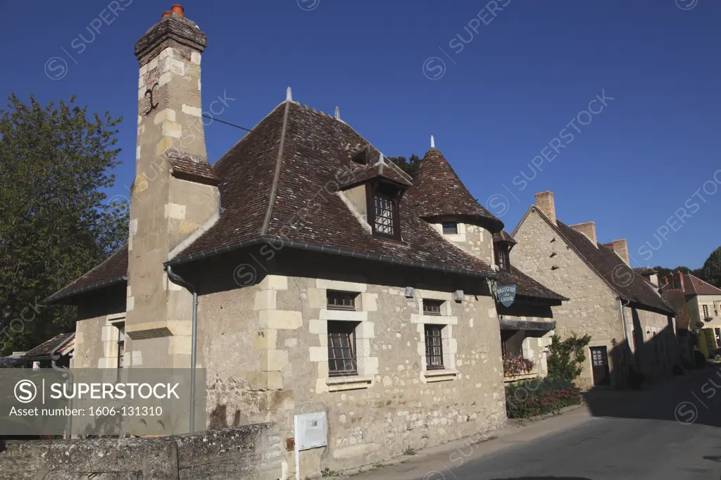 France, Centre, Cher (18),  Apremont sur Allier, medieval house