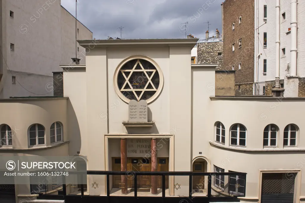 France, Paris, rue Sainte Isaure, synagogue