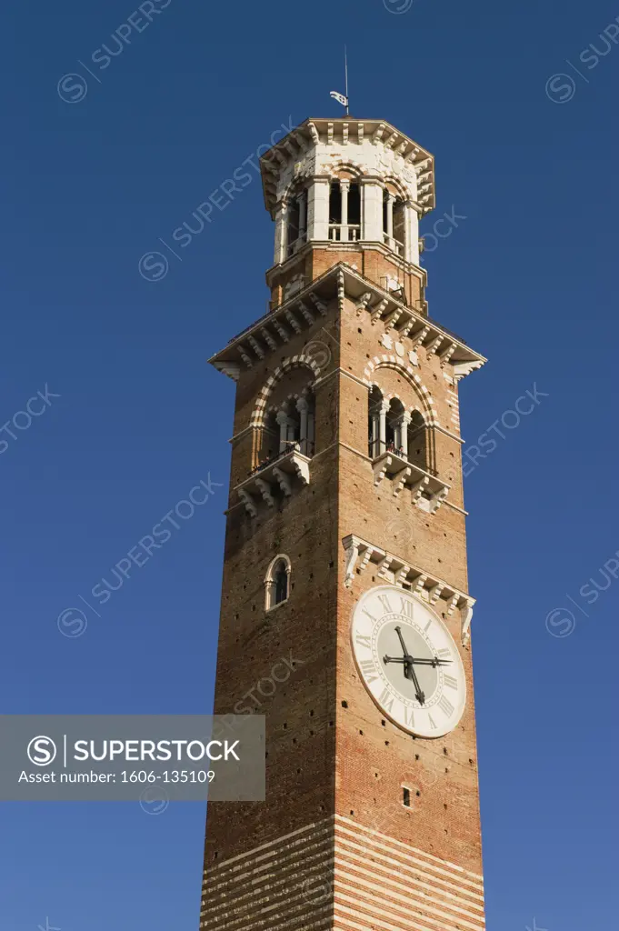 Italy, Veneto, Verona, Piazza delle Erbe, Torre dei Lamberti