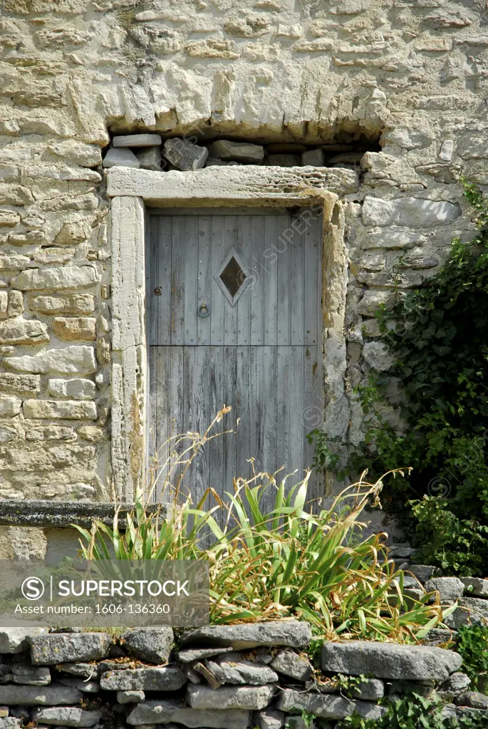 France, Provence, near Grignan, old house
