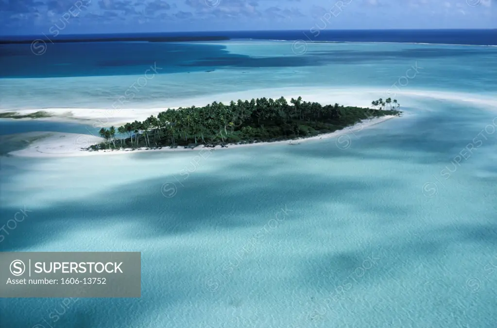 French Polynesia, Societe islands, Tetiaroa atoll, aerial view
